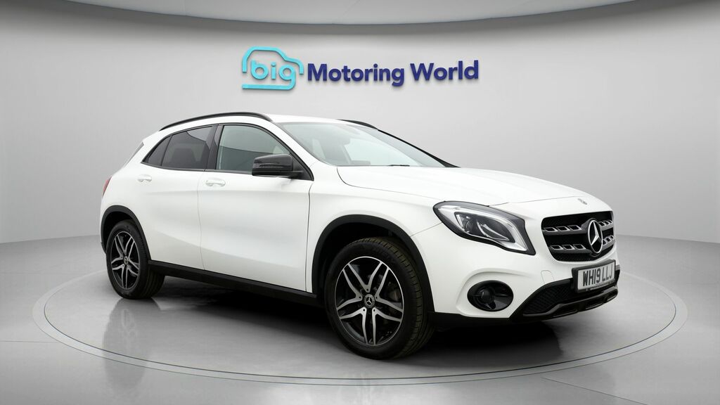 Mercedes-Benz GLA Class Urban Edition White