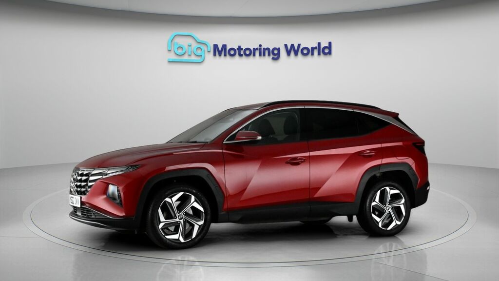 Hyundai Tucson Premium YS22DWW Red #4