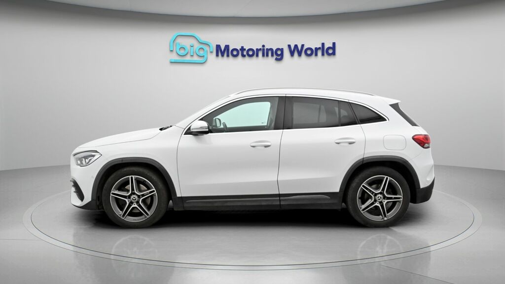 Mercedes-Benz GLA Class Amg Line White #4
