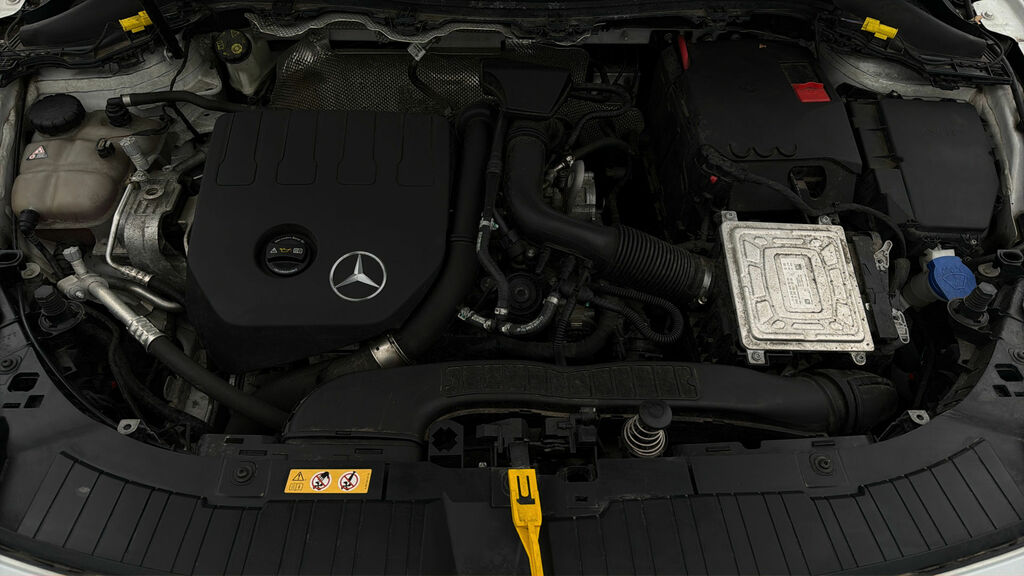 Mercedes-Benz GLA Class 2.0 Gla200d Amg Line Suv 8G-dct Euro 6 Black #18