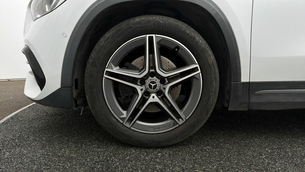 Mercedes-Benz GLA Class 2.0 Gla200d Amg Line Suv 8G-dct Euro 6 Black #17
