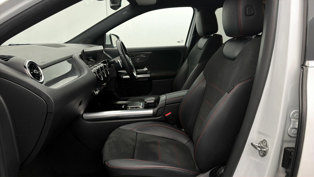 Mercedes-Benz GLA Class 2.0 Gla200d Amg Line Suv 8G-dct Euro 6 Black #13
