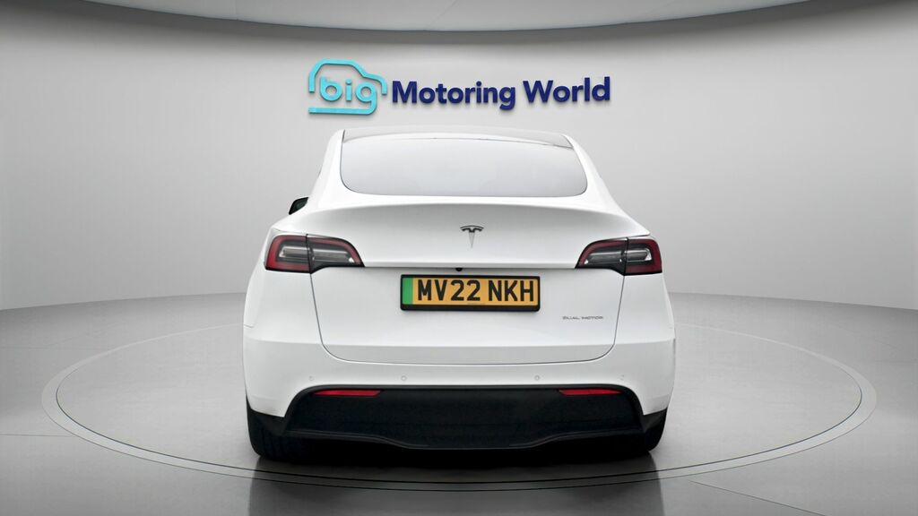 Tesla Model Y Long Range MV22NKH White #6
