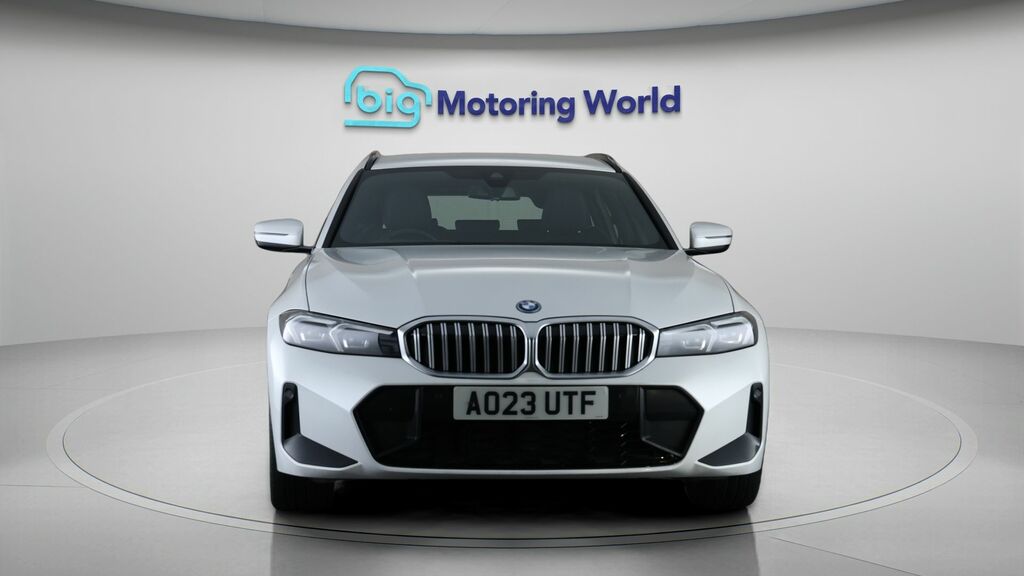 BMW 3 Series M Sport White #2