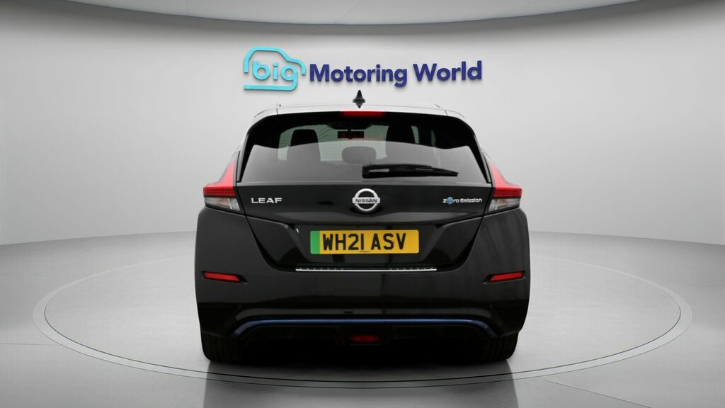 Nissan Leaf Tekna Black #6