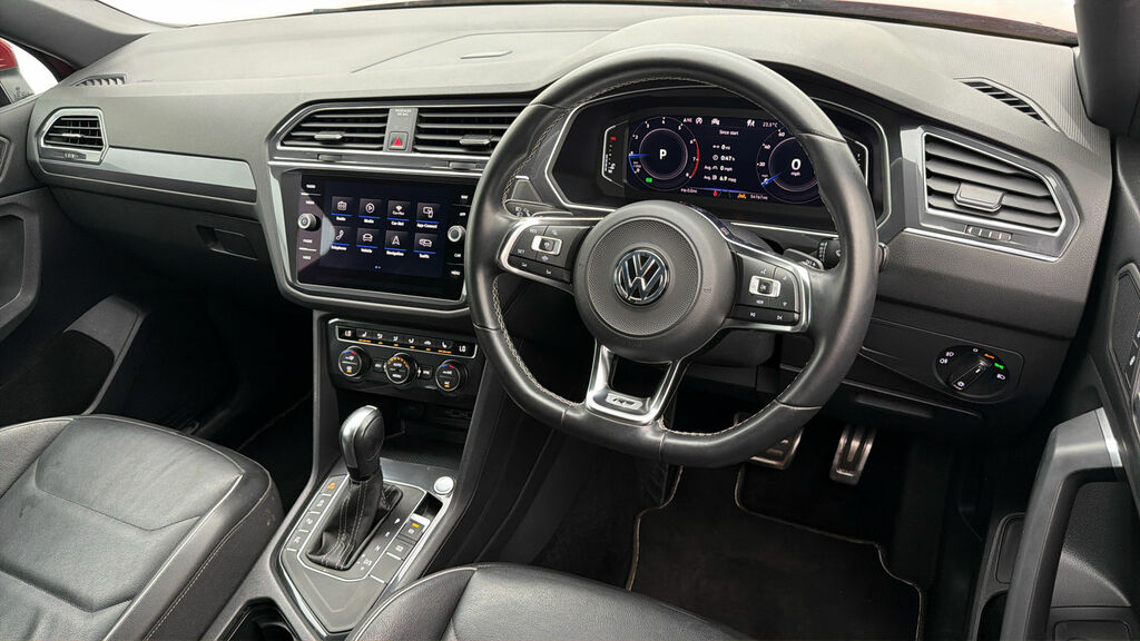 Volkswagen Tiguan Allspace 2.0 Tdi Match Dsg Black #9