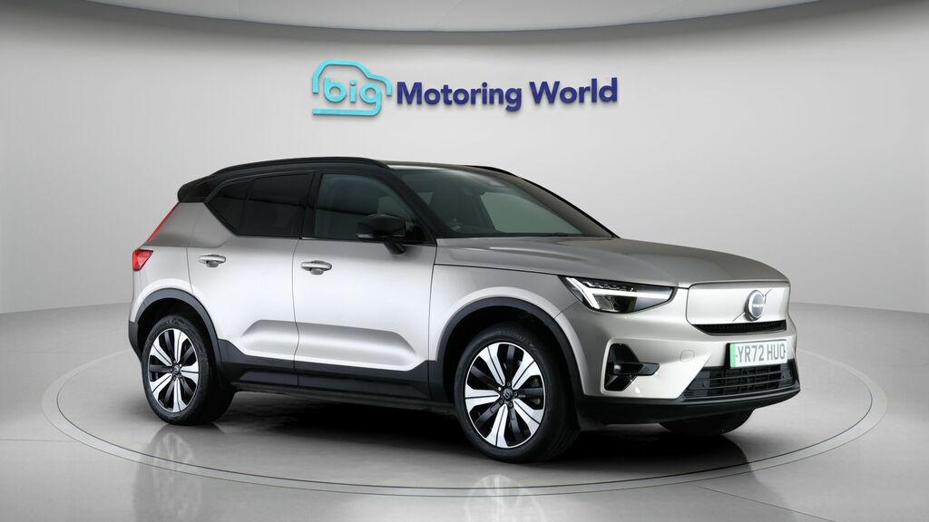 Volvo XC40 Plus Gold