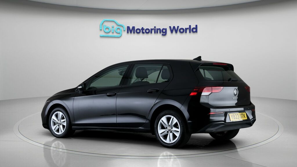 Volkswagen Golf Life Black #5