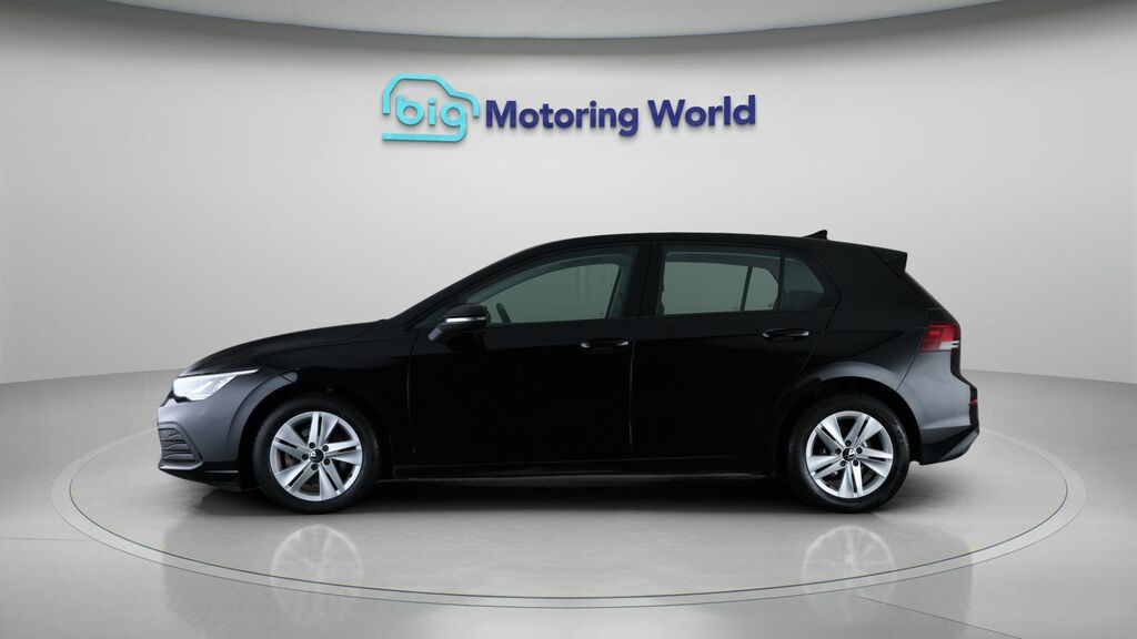 Volkswagen Golf Life Black #4