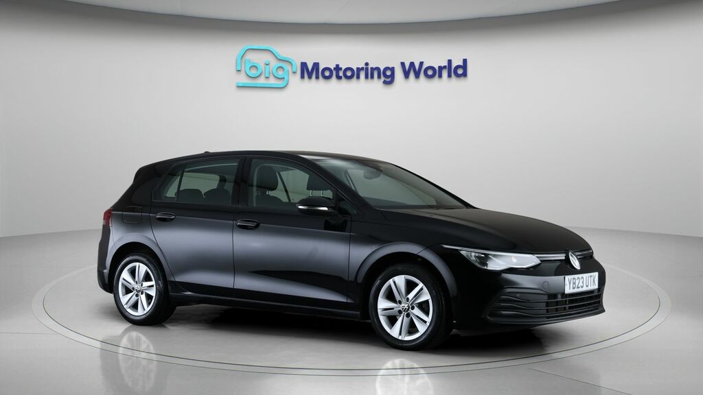 Volkswagen Golf Life Black