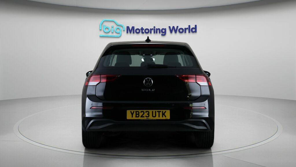Volkswagen Golf Life Black #6