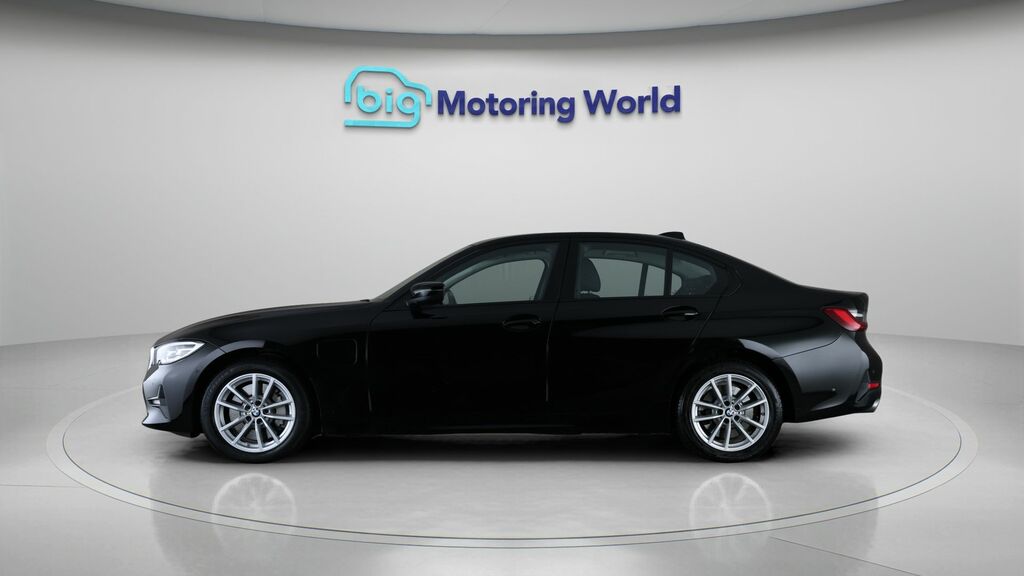 BMW 3 Series Se Pro Black #4