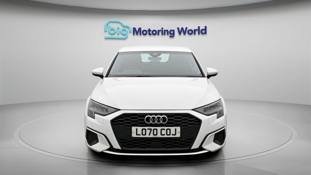 Audi A3 Technik White #2