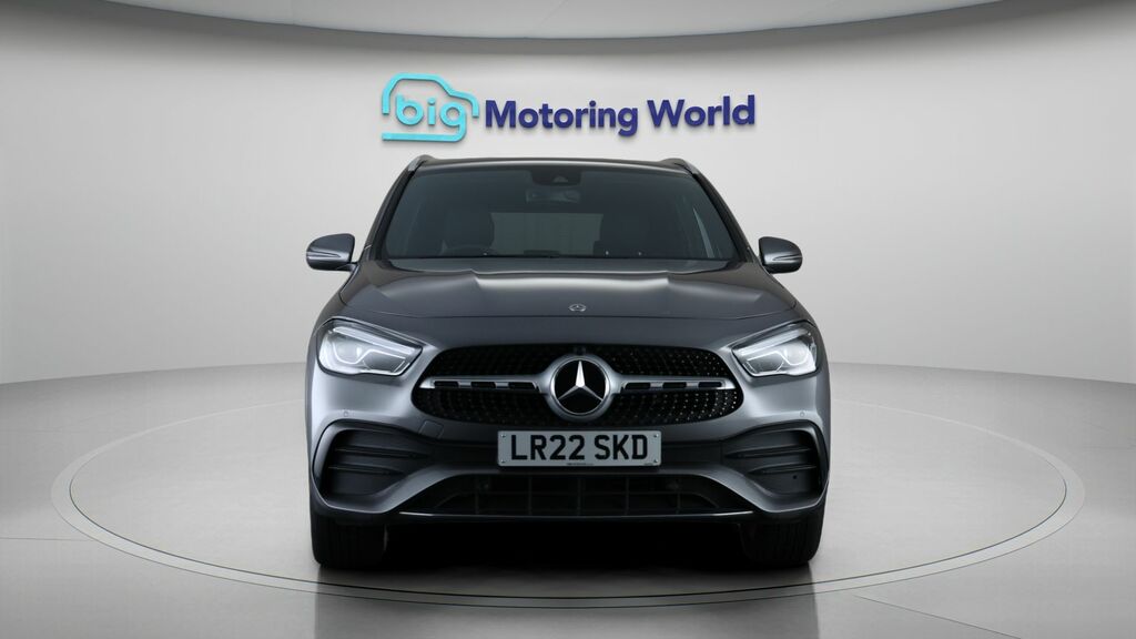 Mercedes-Benz GLA Class Exclusive Edition Grey #2