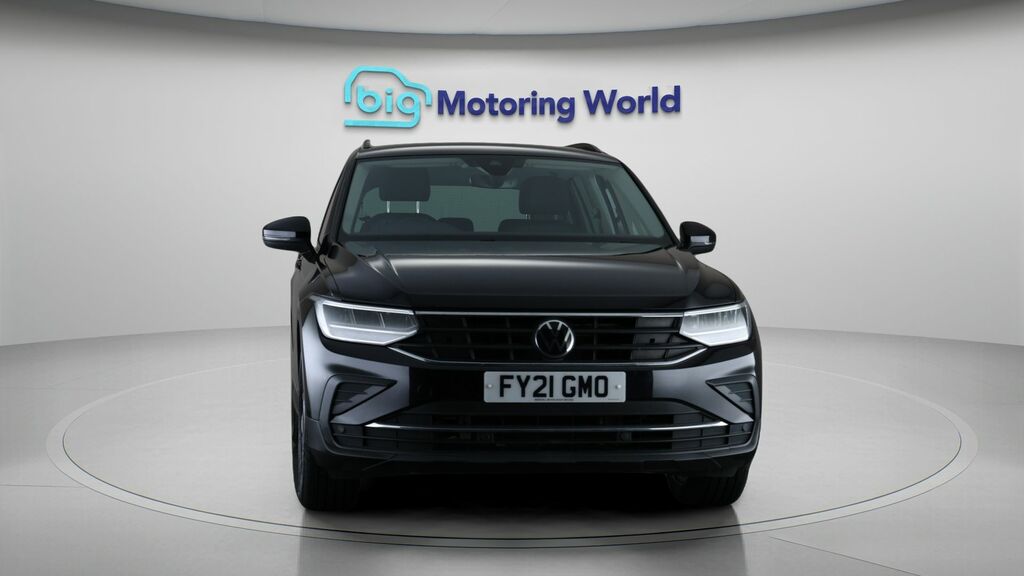 Volkswagen Tiguan Life Black #2