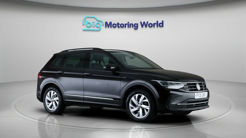Volkswagen Tiguan Life Black