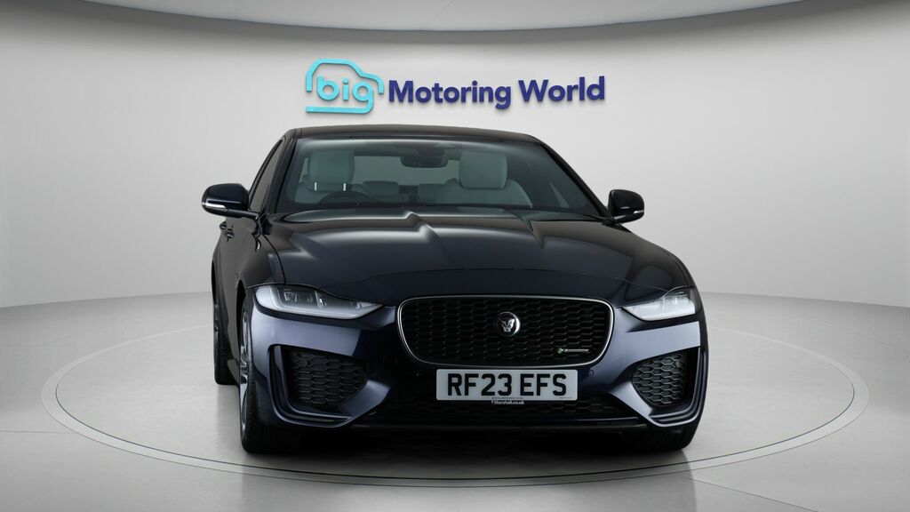 Jaguar XE R-dynamic Se Blue #2