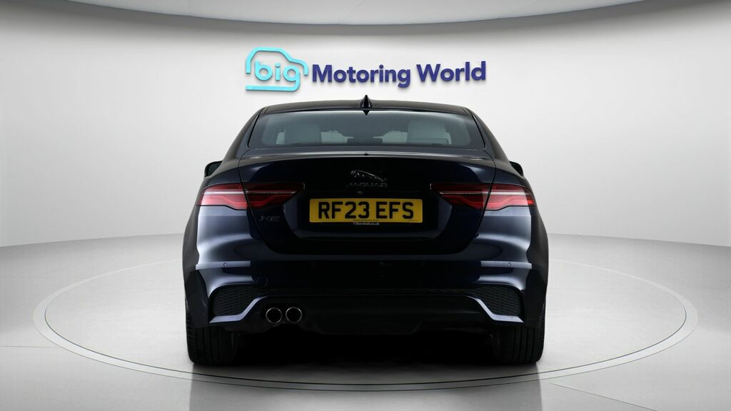Jaguar XE R-dynamic Se Blue #6