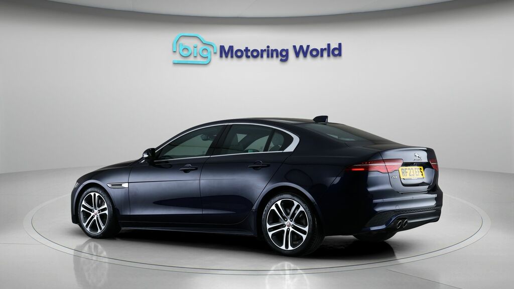 Jaguar XE R-dynamic Se Blue #5