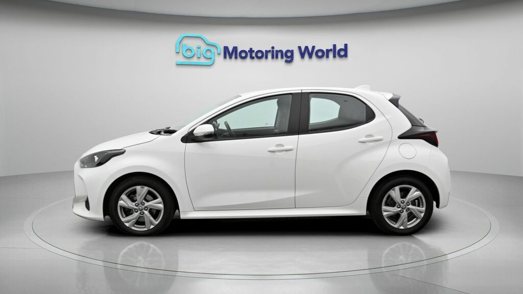 Toyota Yaris Icon NV24DYS White #4