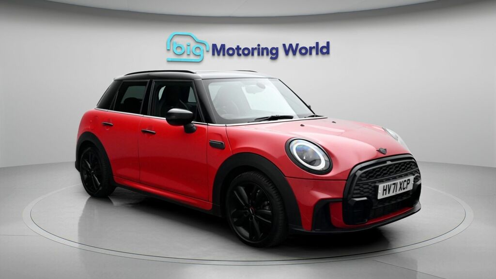 Mini Hatch Cooper Sport HV71XCP Red
