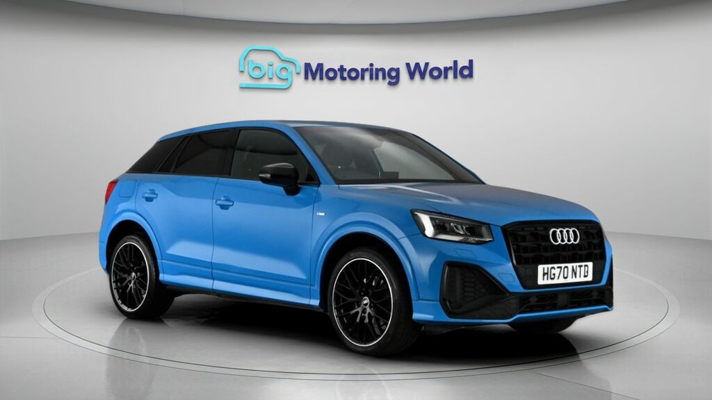 Audi Q2 Black Edition HG70NTD Blue
