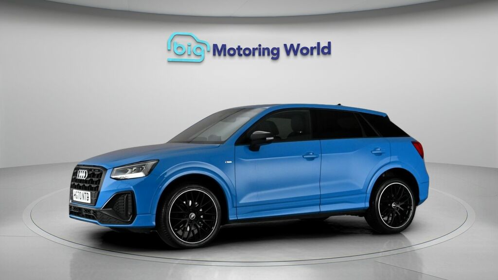 Audi Q2 Black Edition HG70NTD Blue #4