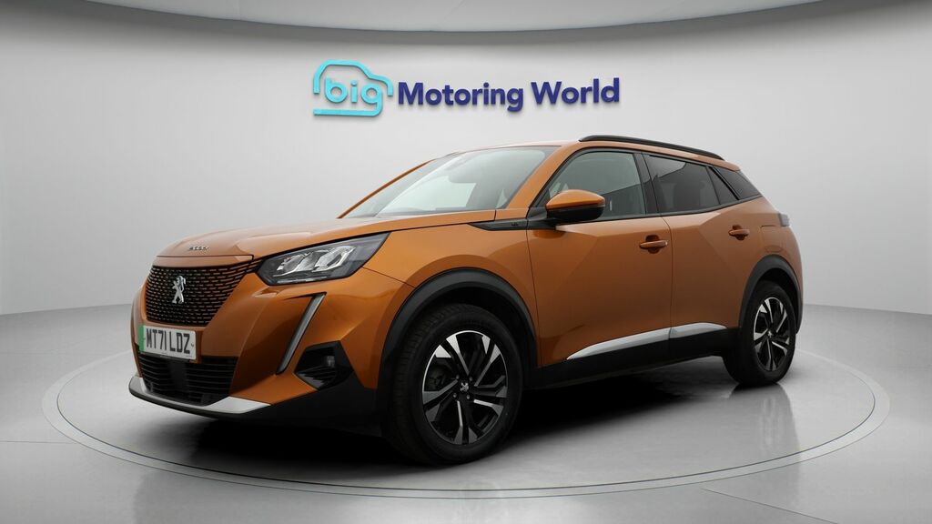 Peugeot e-2008 Allure Premium Orange #3