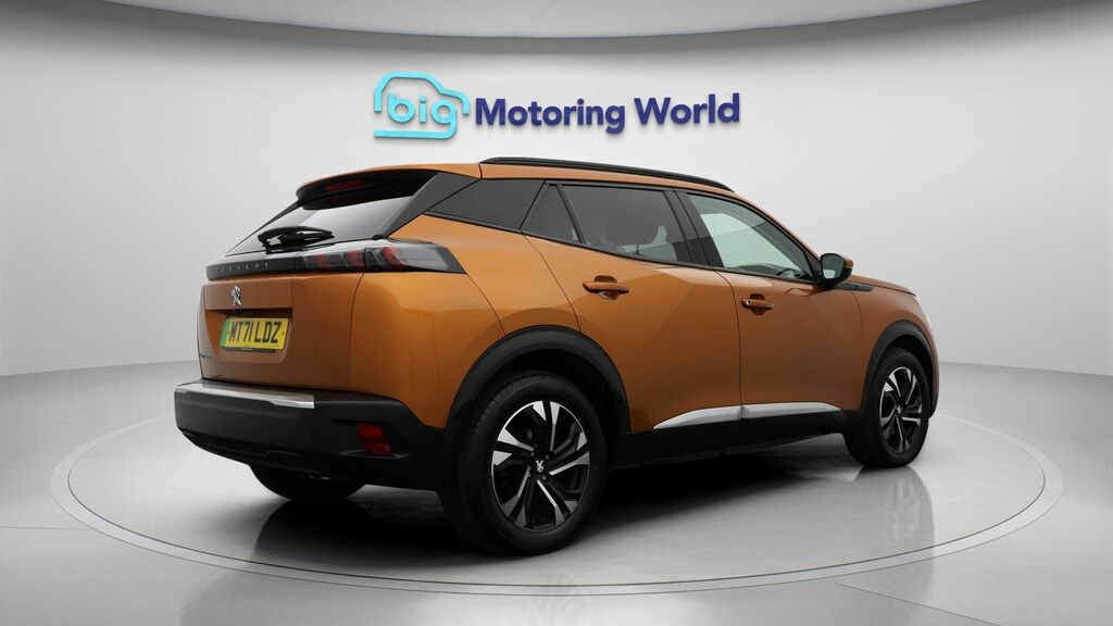 Peugeot e-2008 50Kwh Gt Line Suv 136 Ps Orange #7