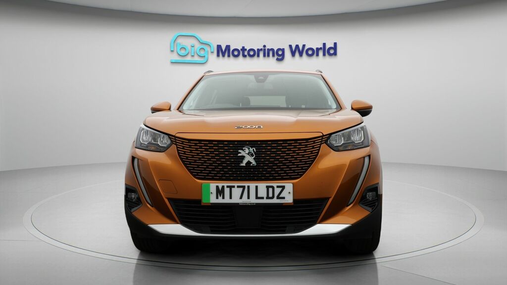 Peugeot e-2008 Allure Premium Orange #2