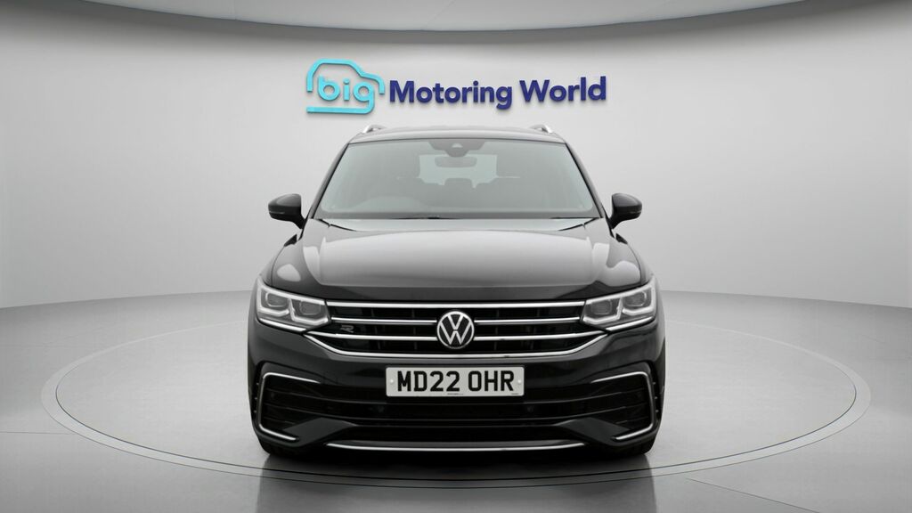 Volkswagen Tiguan Allspace R-line MD22OHR Black #2