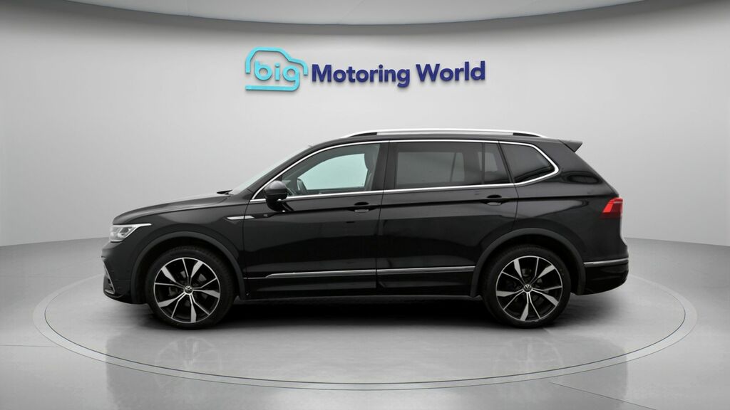 Volkswagen Tiguan Allspace R-line MD22OHR Black #4