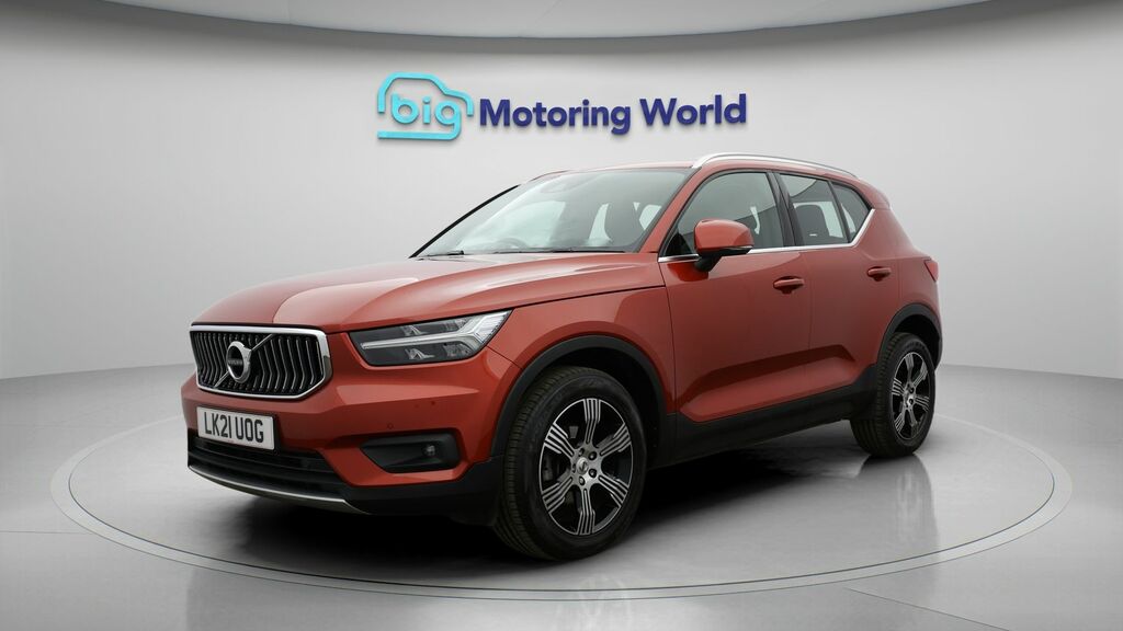 Volvo XC40 Inscription Red #3