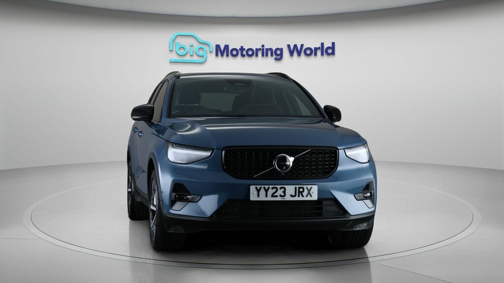 Volvo XC40 Ultimate Blue #2