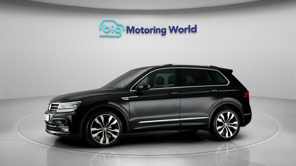 Volkswagen Tiguan R-line Tech LM20OZH Black #4