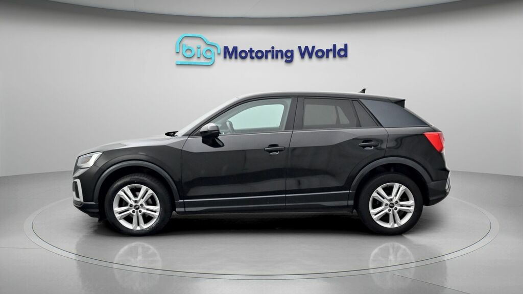 Audi Q2 Sport Black #4