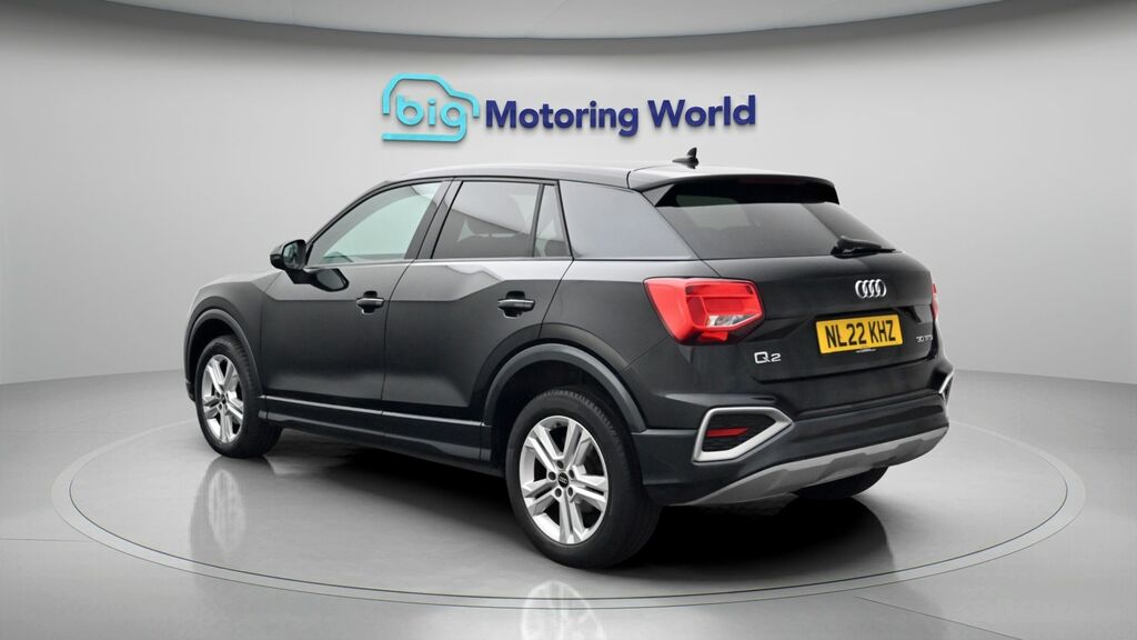 Audi Q2 Sport Black #5