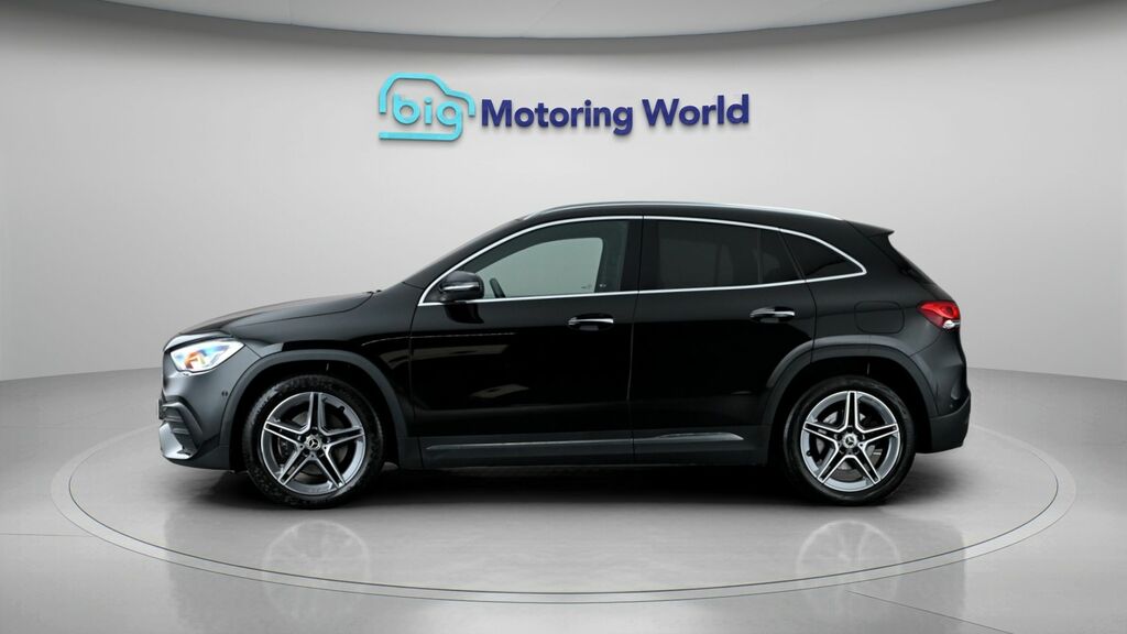 Mercedes-Benz GLA Class Amg Line Black #4