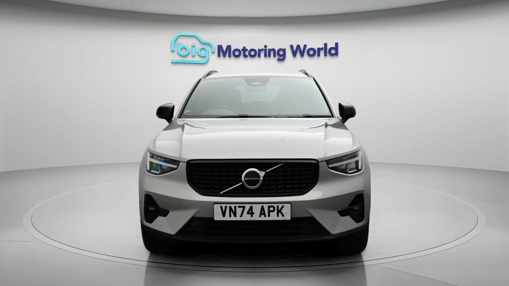 Volvo XC40 Plus Dark VN74APK Silver #2