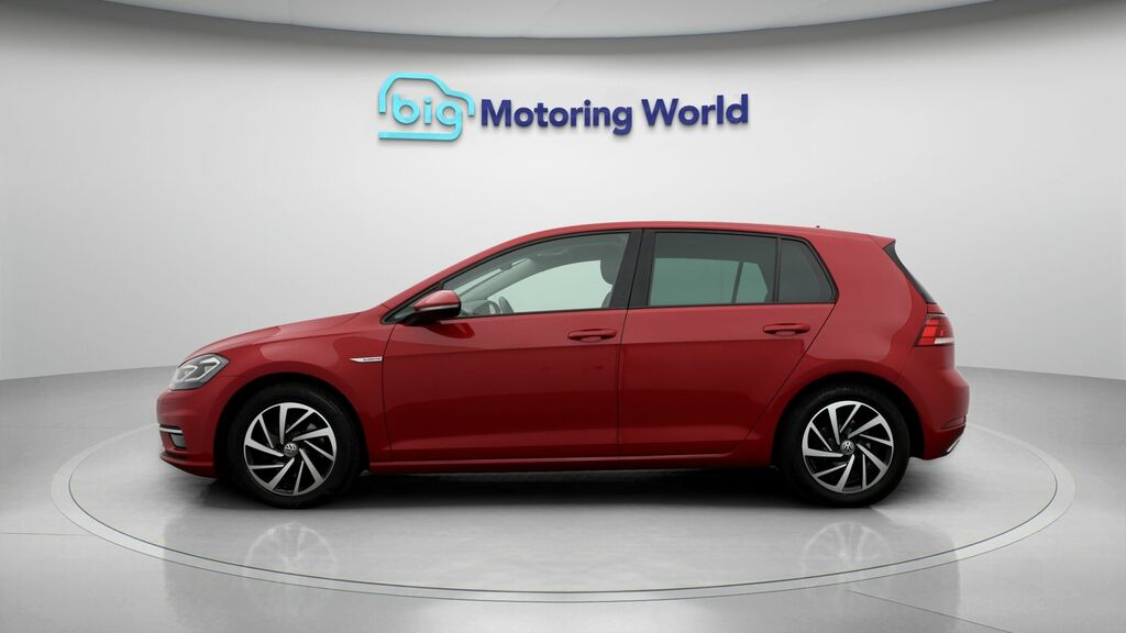 Volkswagen Golf Match Edition Red #4