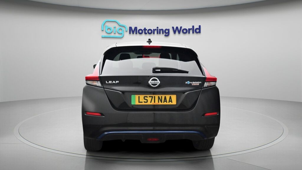 Nissan Leaf Tekna Black #6