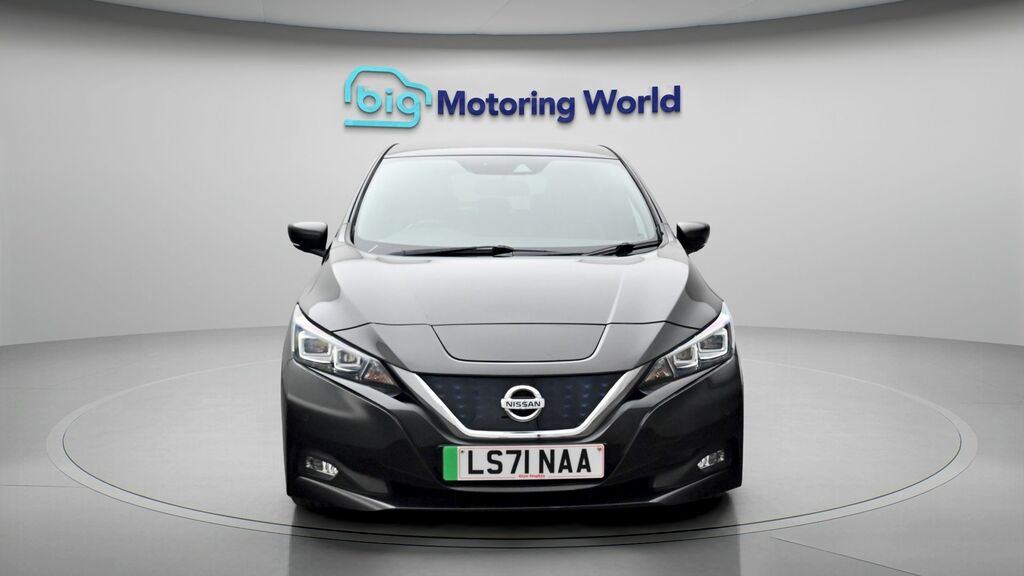 Nissan Leaf Tekna Black #2