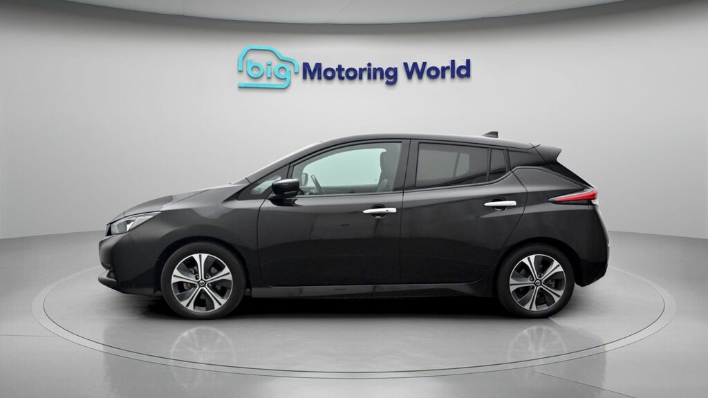 Nissan Leaf Tekna Black #4