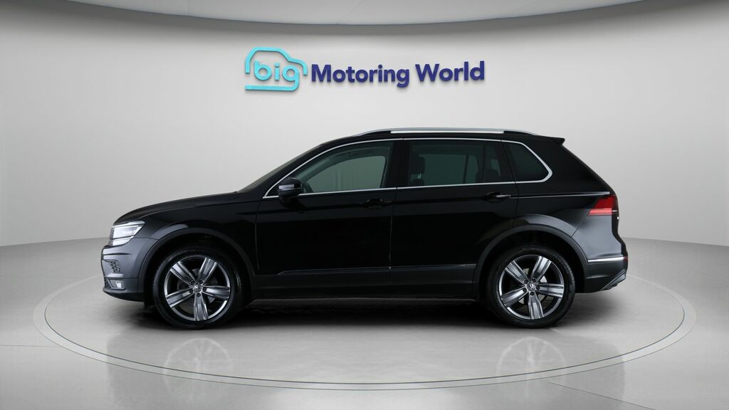 Volkswagen Tiguan Sel Black #4