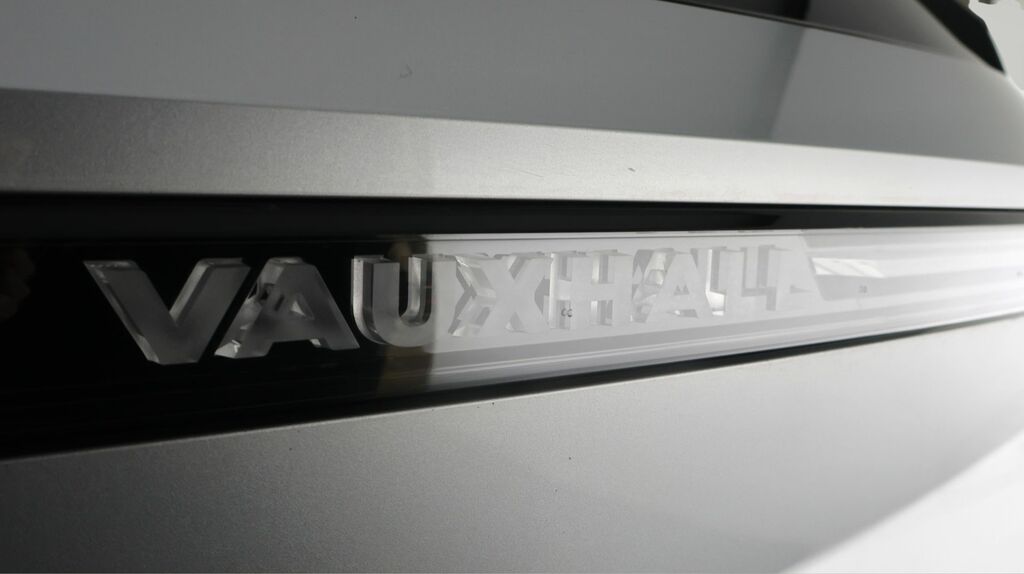 Vauxhall Grandland 73Kwh Gs White #20