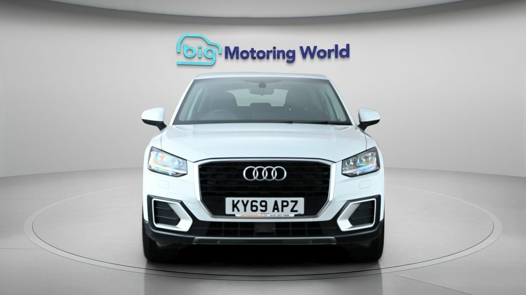 Audi Q2 Sport White #2