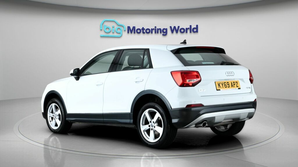 Audi Q2 Sport White #5