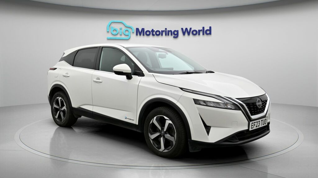 Nissan Qashqai N-connecta EF23TUO White