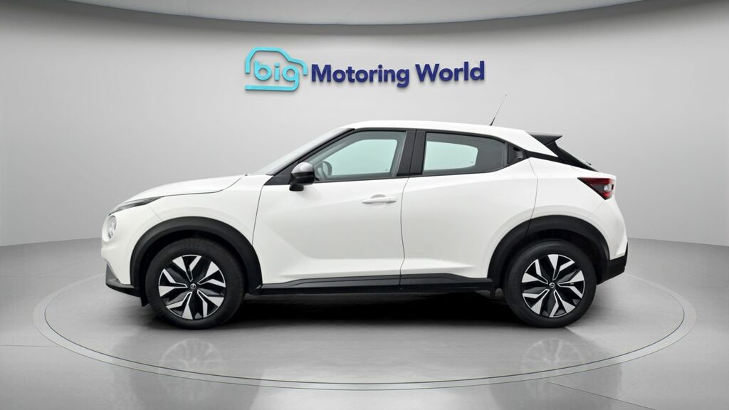 Nissan Juke Acenta White #4