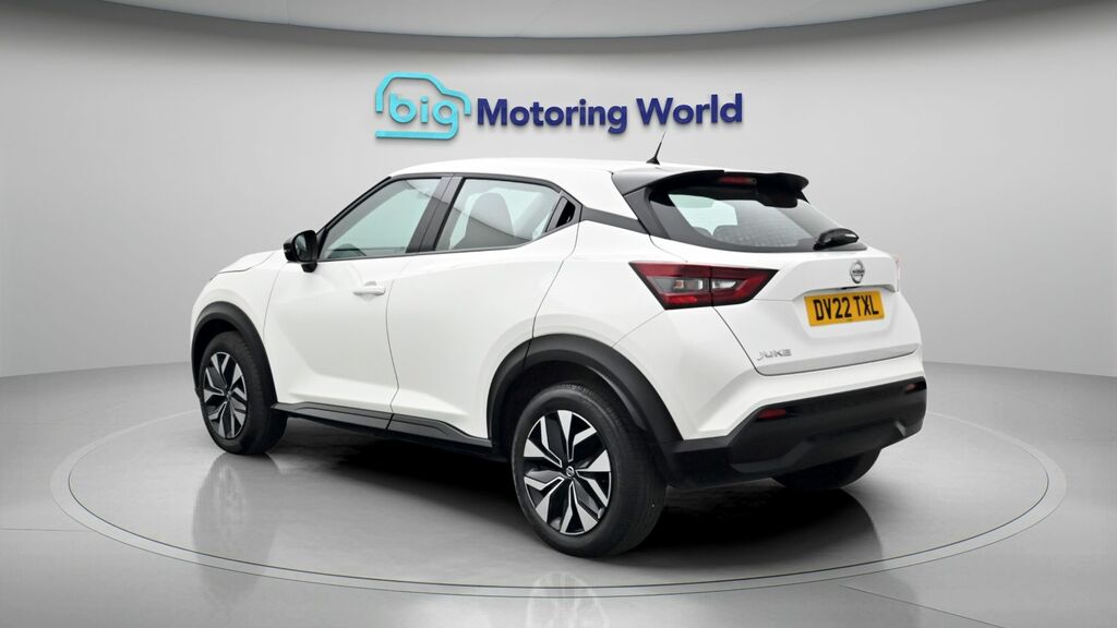 Nissan Juke Acenta White #5